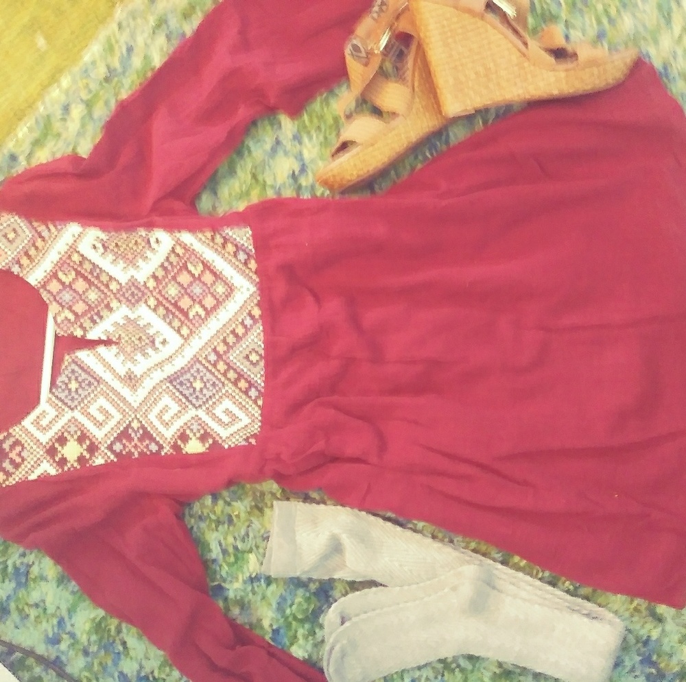 Beautiful flowey dress long sleeve sm med &lg